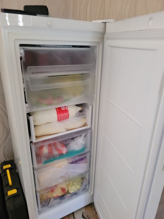 Продам морозильник