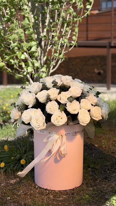 Белые розы от ROYAL FLOWERS