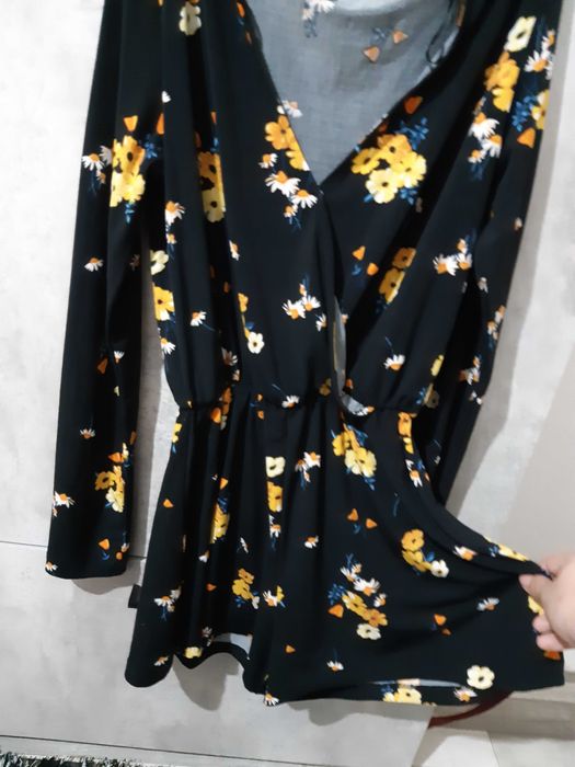 Salopetă lejeră și elegantă