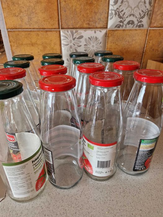 Буркани с капачки различни видове