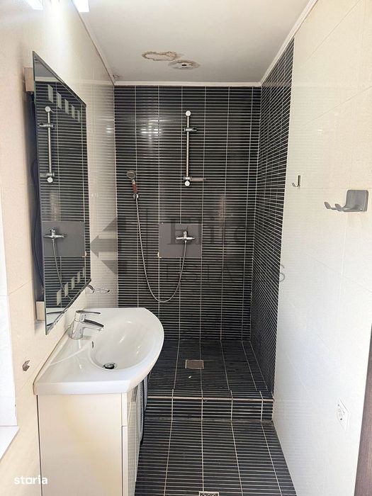 Apartament de inchiriat tip penthouse cu 2 camere Central