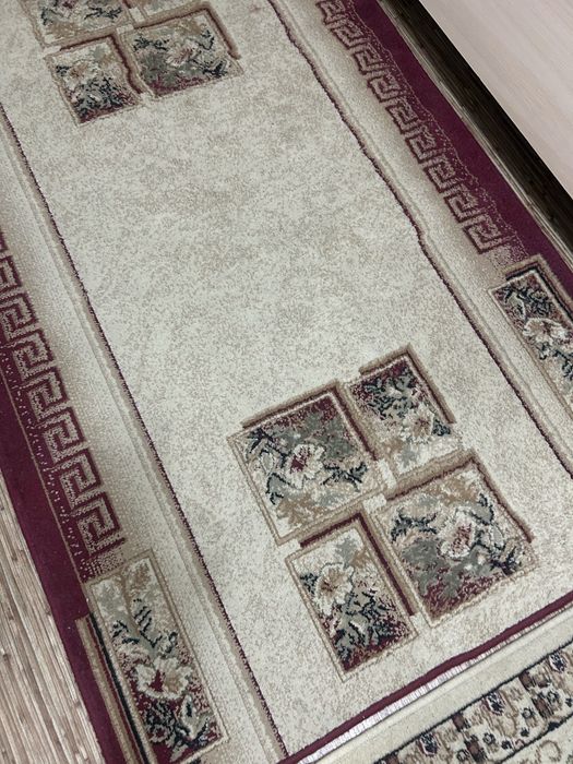 Продается БУ ковер + в подарок маленький