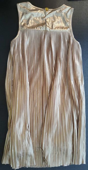 Rochita aurie plisata HM 4-6 ani