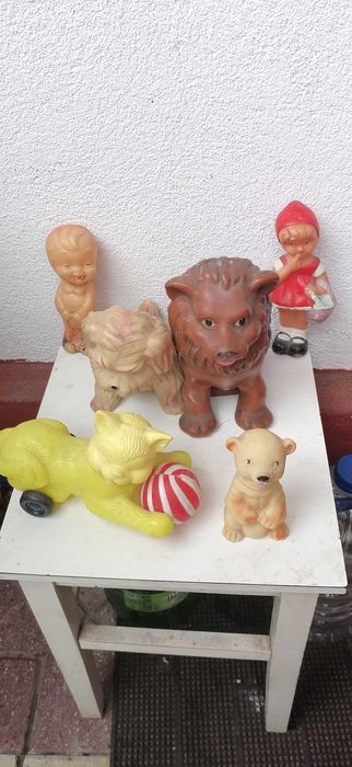 jucarii  din  cauciuc  6  buc  pret  tot  lotul  200  lei