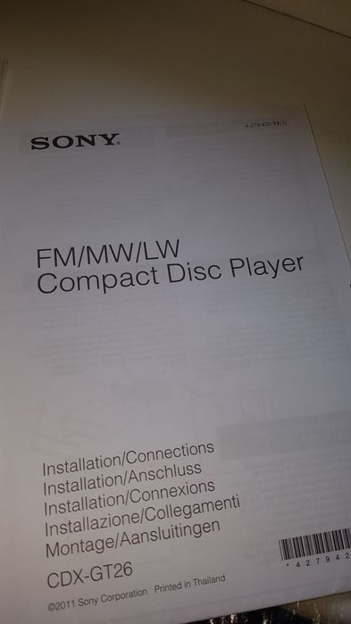 Vand radio de masina sony , 100 lei