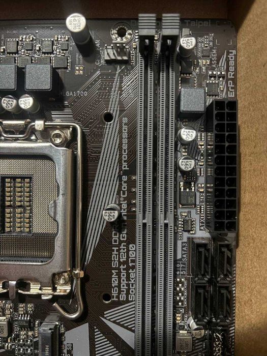 Дънна платка GIGABYTE H610M S2H DDR4 / LGA 1700