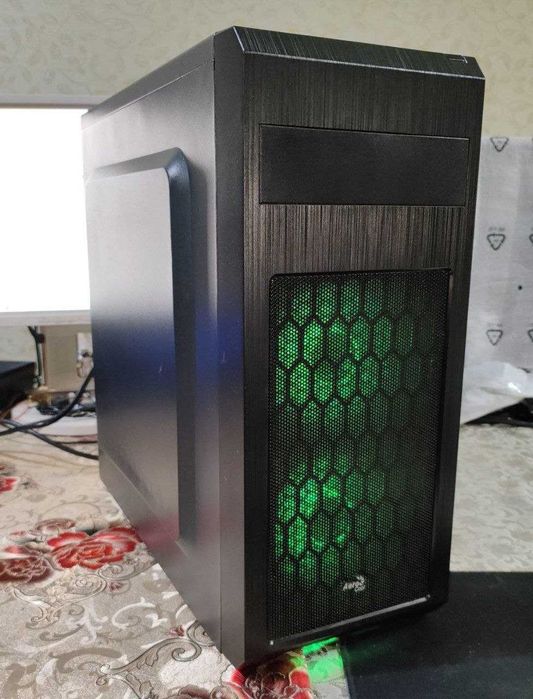 Продам мощную рабочую станцию Xeon 2673 v3 / GTX 1050 / 16GB / SSD 128