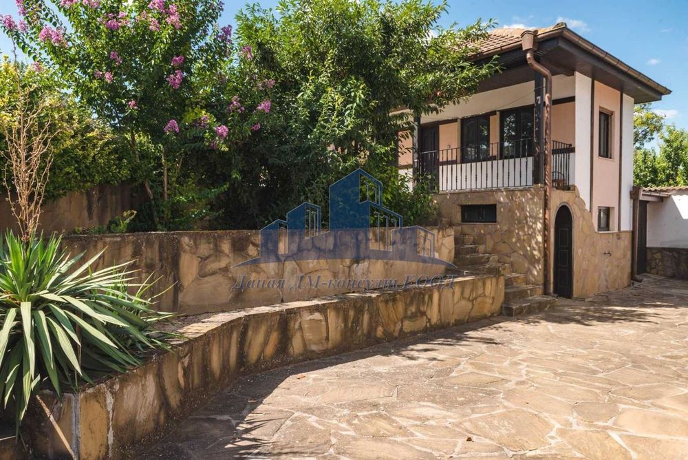 Продава се Къща в с. Мадара, Област Шумен - 1550 кв.м за 368 €/кв.м - Снимка #10