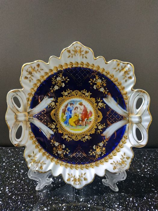 Декоративные тарелки "Мадонна".