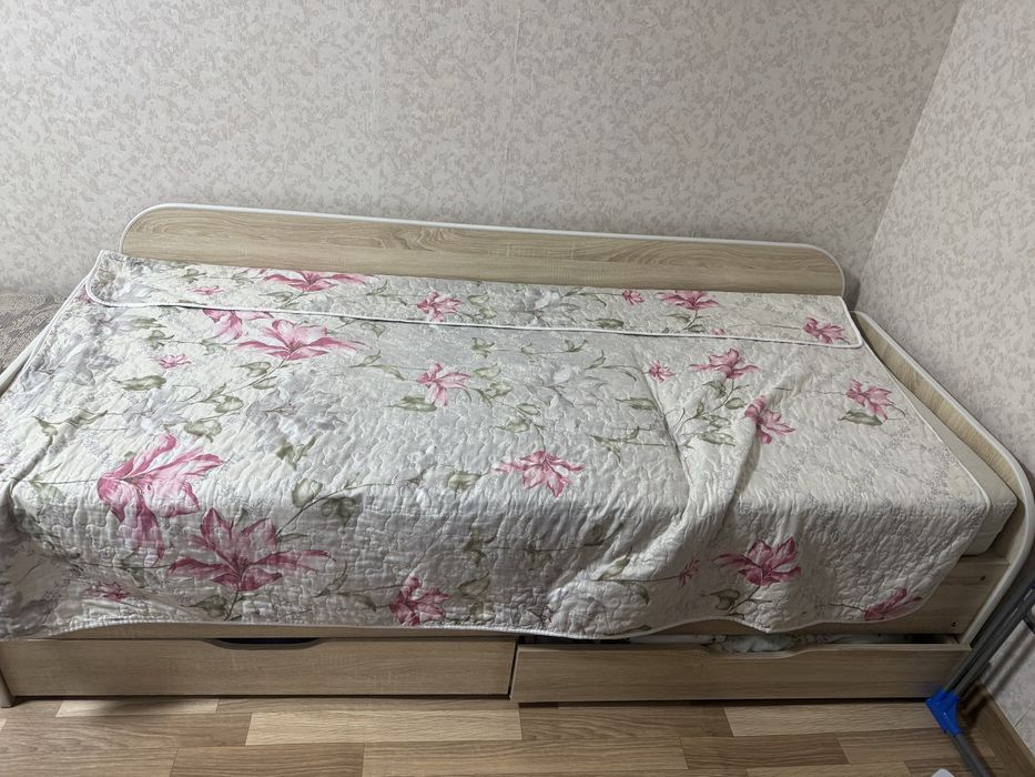 Продам кровать (тахта)