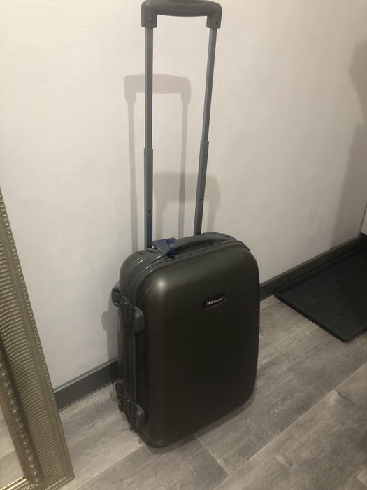 Чемодан (Абая Манаса)