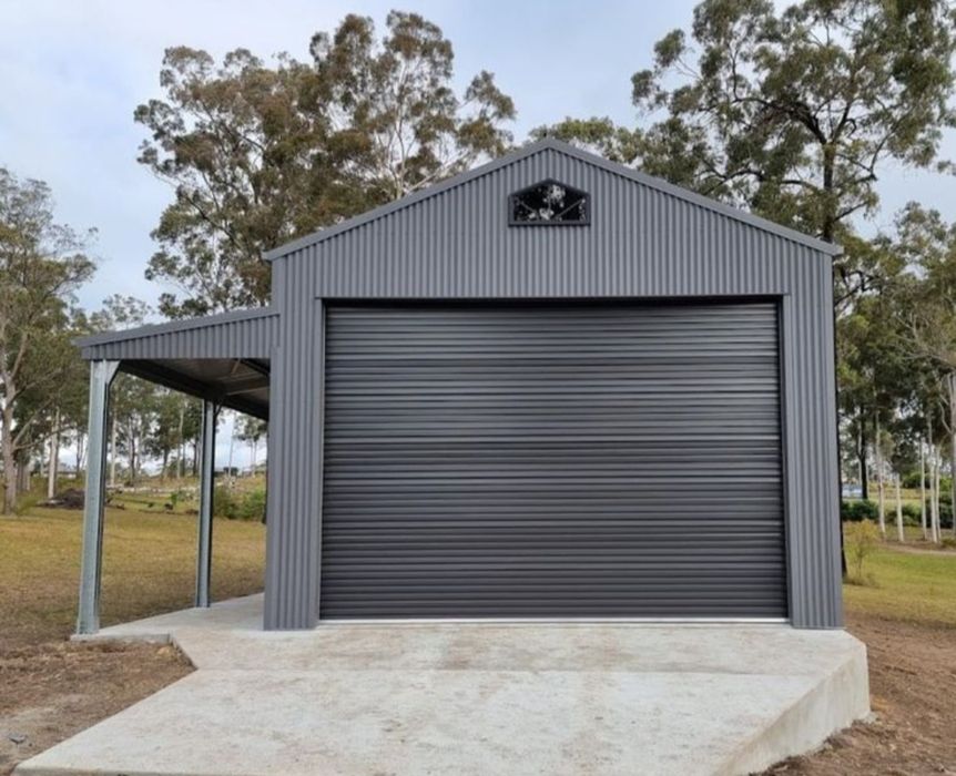 Vând garaje auto pe structura metalica din panouri