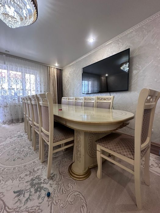 Продаю большой стол