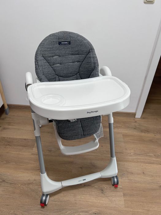 Стол да хранене PEG PEREGO с перяща се тапицерия