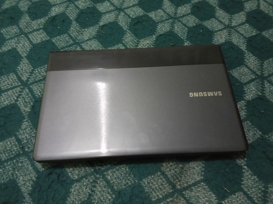 Samsung Notebuk sotiladi