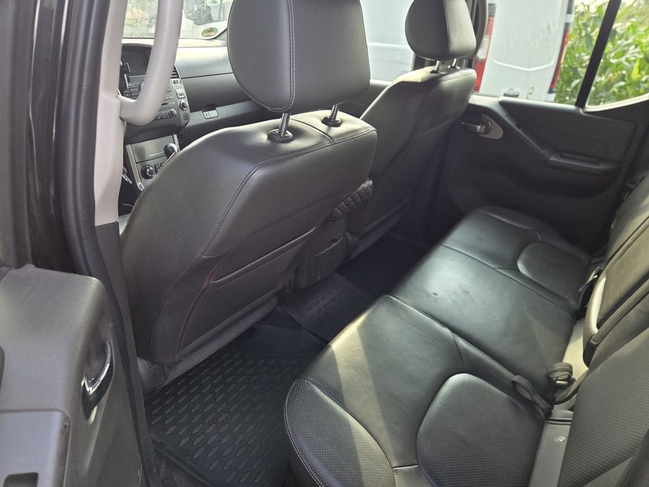 Nissan Navara 3.0 V9X 2011 Autoutilitara V6