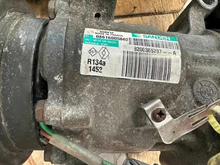 compresor clima ac renault cod: 08616005662 /05227609662 /0972606045/ 03294133025.a/ 8200316164/