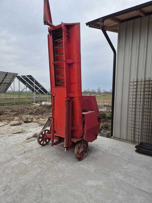 Tocator paie si crengi