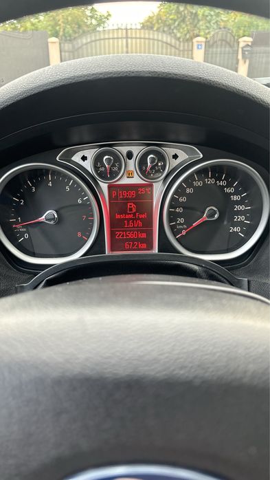 FORD Kuga 2010 — imagine 2