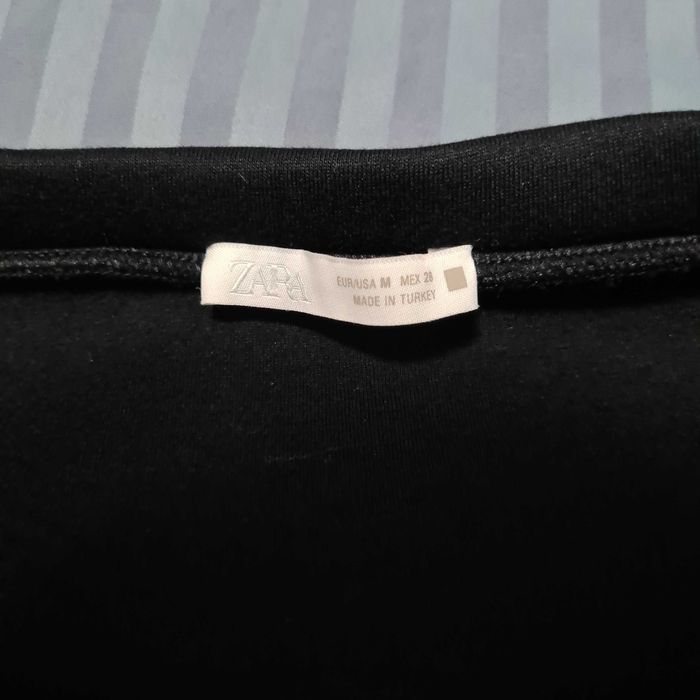 Суичър Зара в черно