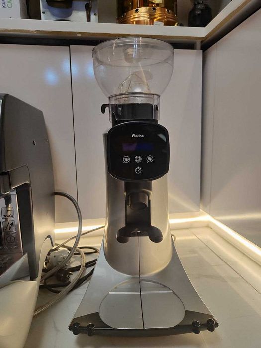 Продаётся профессиональная кофемолка Fracino Luxomatic On Demand