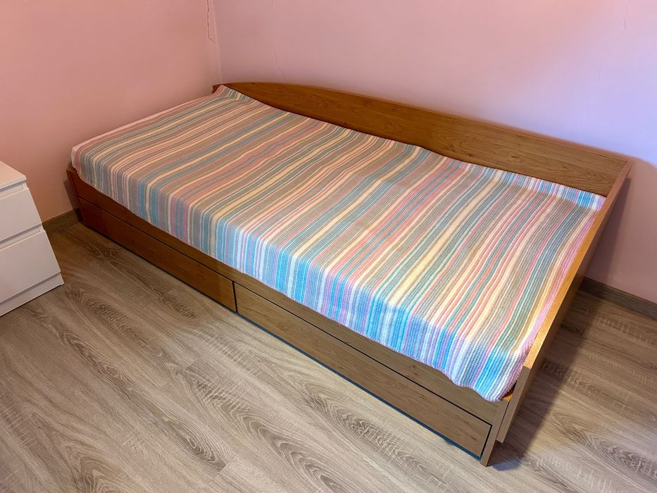Единично легло с матрак
