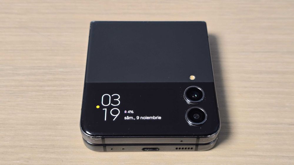 Samsung Z Flip 4 Defect ecran mare