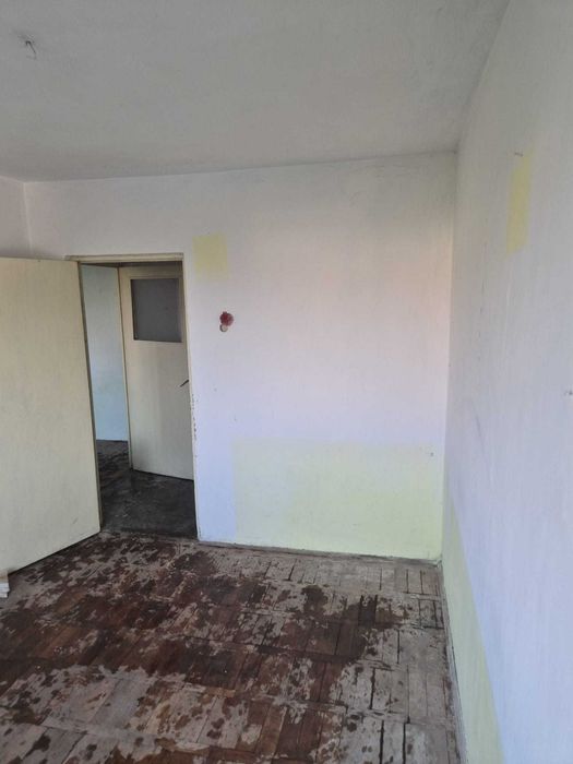 Apartament 3 camere / Aleea CFR B1 Sc A Et 3 din 4 / Rosiori De Vede / 33000 Euro Negociabil