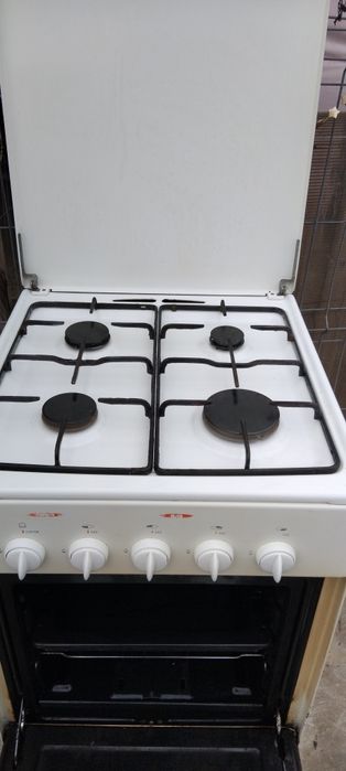 Vînd aragaz Zanussi / cuptor la gas