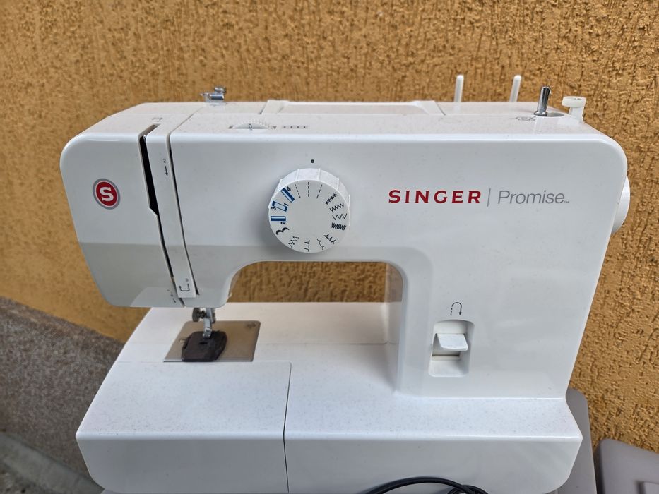 Masina de cusut Singer