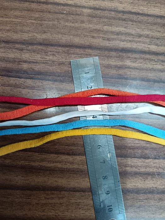 Ципове, ластици, и парчета естествена кожа