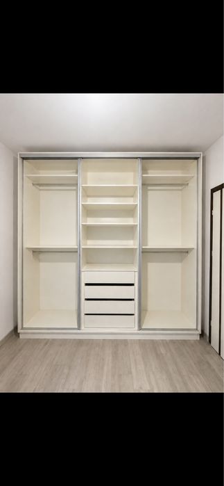 Vand dressing, canapea extensibila, birou