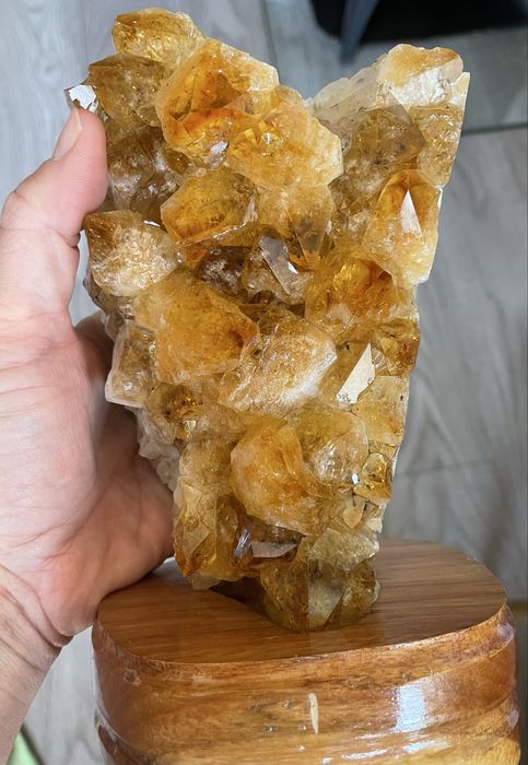 Fragment geoda, cuart, citrin