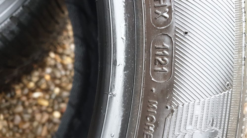 Vând anvelope Michelin