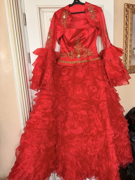 Платье в национальном стиле