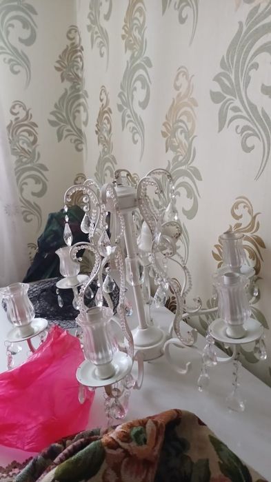 Продам люстру ..