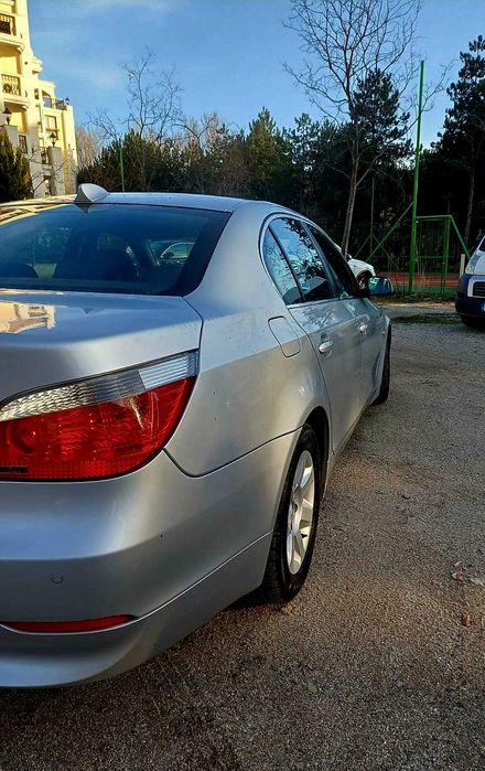 BMW 523 Автомобиль