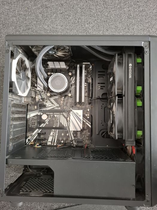 Vand kit pc carcasa +rami ddr4 +i5 9600kf+ ssd 128gb+plus placa baza