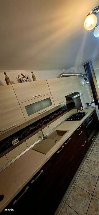 2 camere Tudor , Decomandat / Centrală , mobilat / utilat / PARCARE