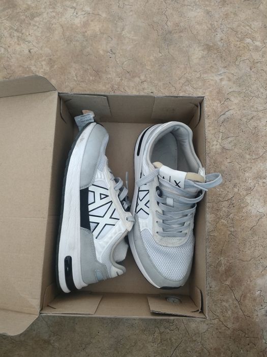 продам красовки армани