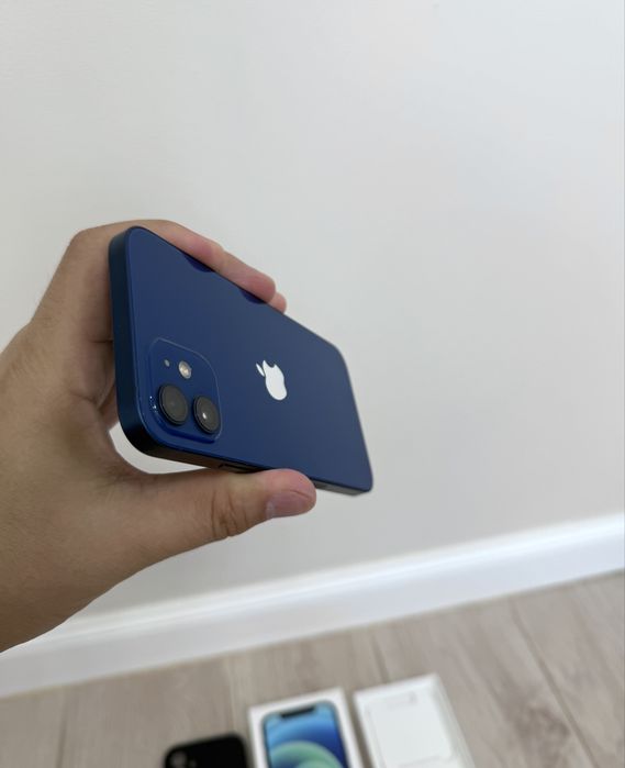 Продам iPhone 12 64GB