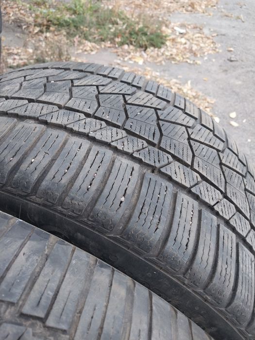 2 шины Continental 275 35 R19.