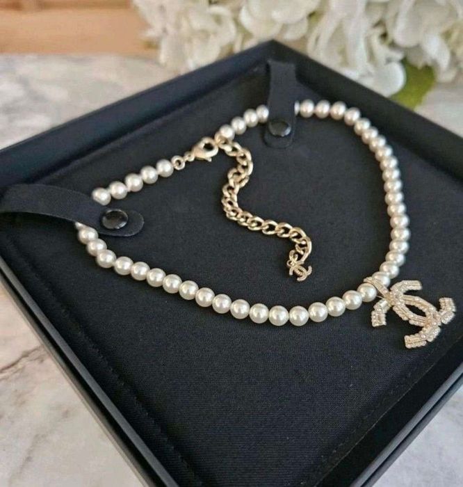 CHANEL дамско колие