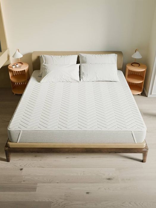 Наматрасник на резинке  Хорошего качества