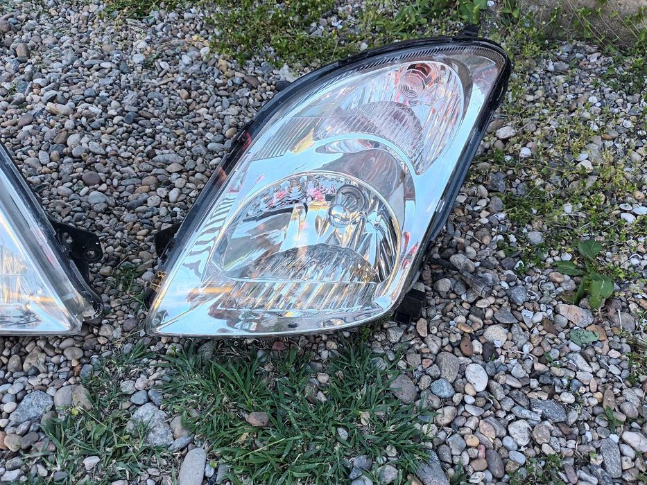 ляв и десен фар за сузуки суифт SUZUKI SWIFT 06 - 11 суйфт