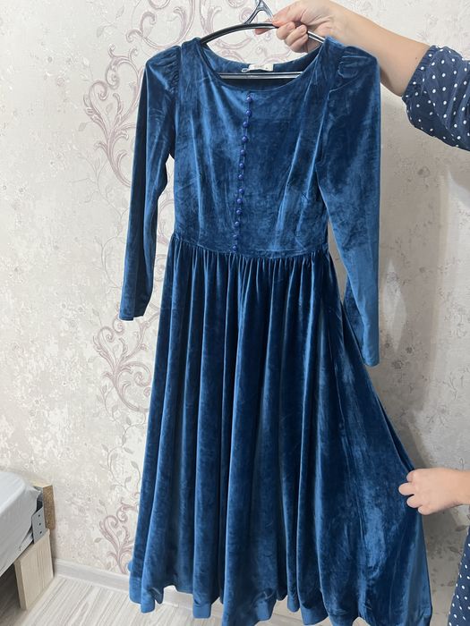 Платья вечерние…