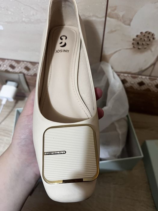 Туфли,б/у(носились пару раз)