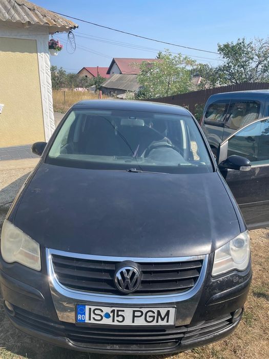 Vind doua autoturisme