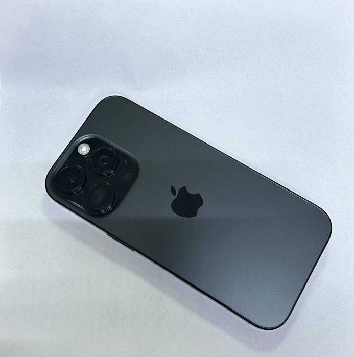 телефон Apple iPhone 16 Pro