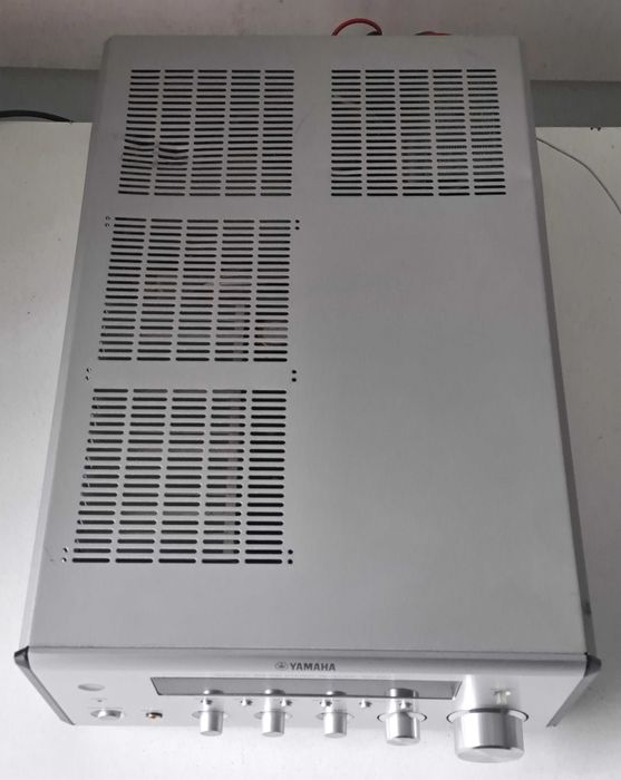 Yamaha RX-E810 Amplificator Receiver Stereo Hi-Fi Pure Direct